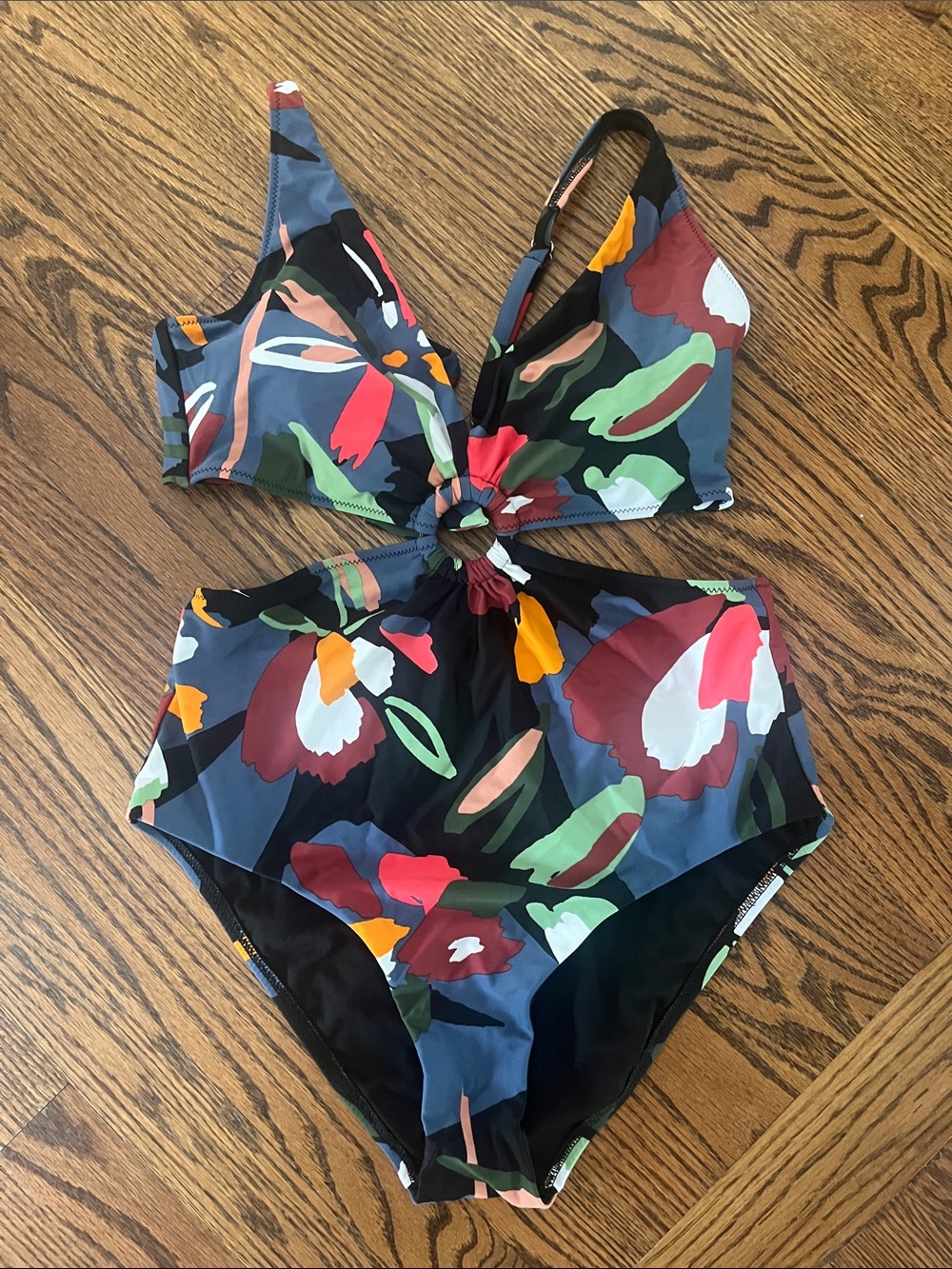 Adorable Bar III swim suit size M